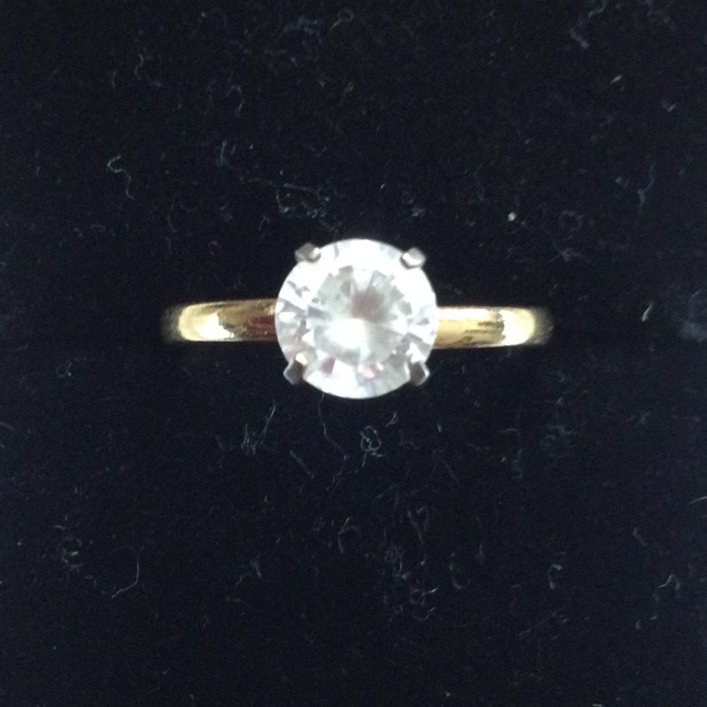 Lind Ring - Picture 2 of 3